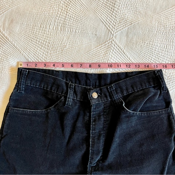 Rare VINTAGE 70’s White Tab Levi’s Navy Corduroy Jeans - Picture 3 of 5